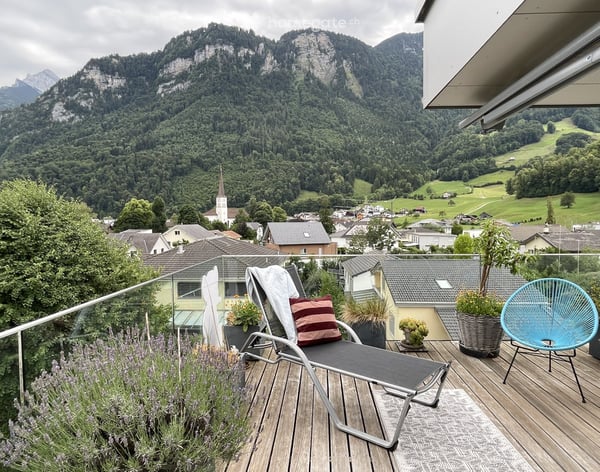 Traumhafte 4.5 Zimmer Attikawohnung mit Bergblick in Oberurnen 4