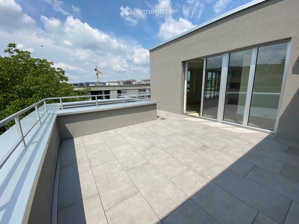 Grosszügige Attika an der Albisriederstrasse, mit grosser Terrasse mit Weitsicht auf den Uetliberg 3