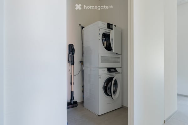 Moderne 4.5-Zimmer-Neubauwohnung, zentrale Lage, grosser Balkon 12