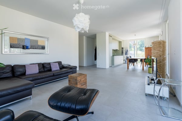 Moderne 4.5-Zimmer-Neubauwohnung, zentrale Lage, grosser Balkon 4