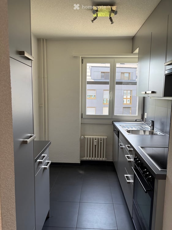 Helle, charmante Single-Wohnung mit Balkon und schöner Aussicht 3