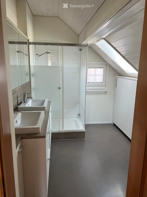 Charmante 5.5-Zimmer-Duplex-Wohnung mit Kamin und Balkon zentrumsnah in Gossau 8