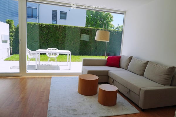 Möblierte 2.5-Zimmer-Wohnung mit separatem Eingang, eigenem Gartensitzplatz und Parkplatz 1