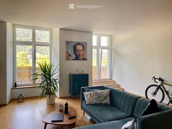Modernes 2-Zimmer-Loft mit Balkon und Bergblick in Glarus Nord 3