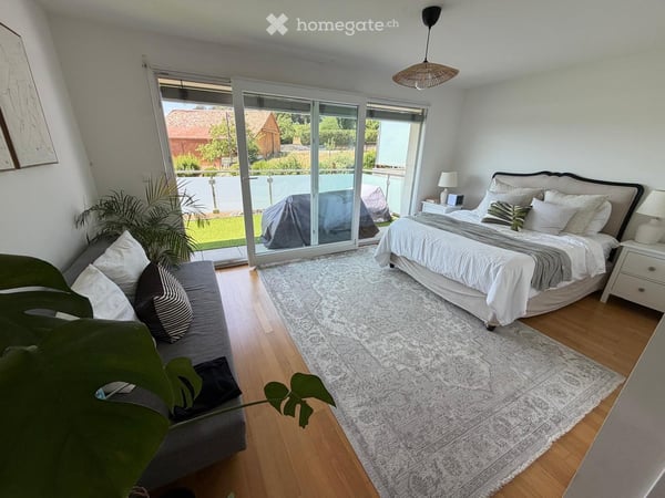Spacious 6.5-Room Duplex Apartment for Rent in Gilly 3