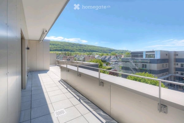 Helle, grosszügige 3.5-Zimmer-Attikawohnung mit grosser Terrasse 2