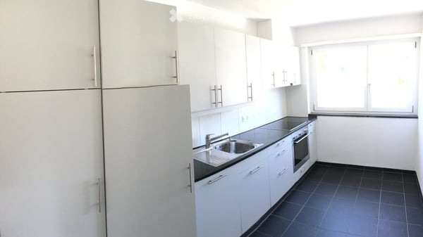 Helle 3.5-Zimmer-Wohnung mit Balkon in Zentrumsnähe Bassersdorf 5