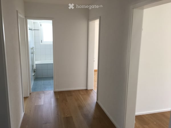 Helle 3.5-Zimmer-Wohnung mit Balkon in Zentrumsnähe Bassersdorf 4