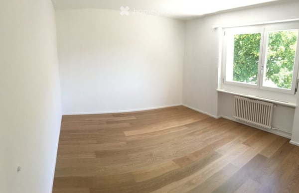 Helle 3.5-Zimmer-Wohnung mit Balkon in Zentrumsnähe Bassersdorf