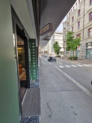Gewerbefläche, Coiffeurgeschäft an der Schweizergasse 20 im Herzen von Zürich 7