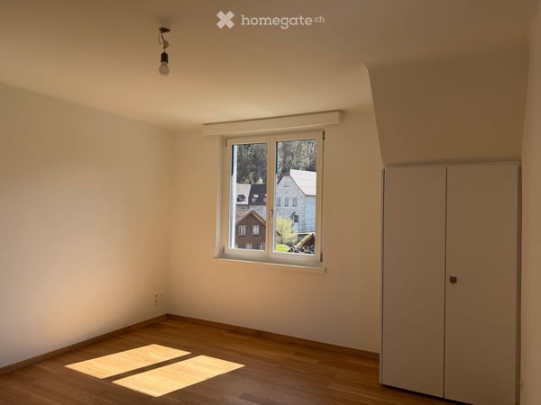 Charmante 4-Zimmer-Wohnung mit Bergpanorama in Amsteg 9