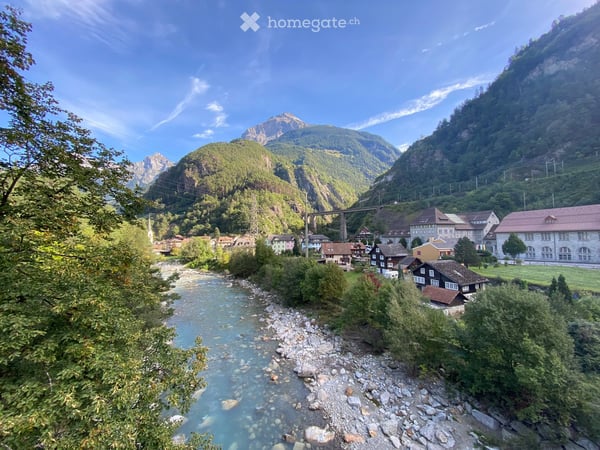 Charmante 4-Zimmer-Wohnung mit Bergpanorama in Amsteg 3