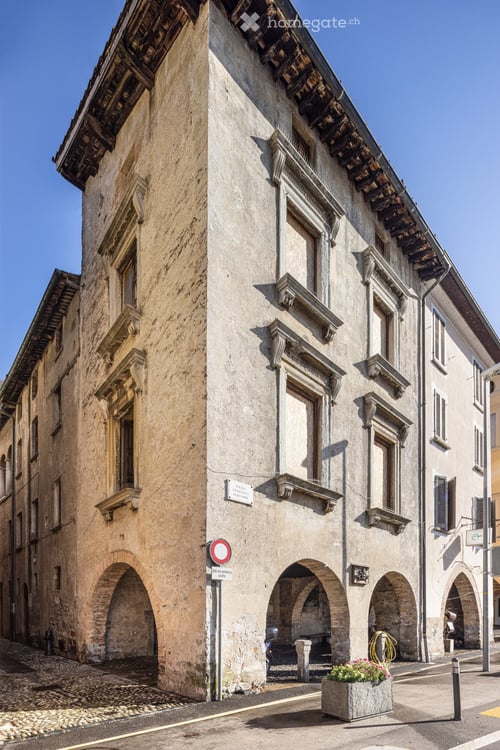 Edificio storico con licenza edilizia direttamente sul Lago di Lugano 2