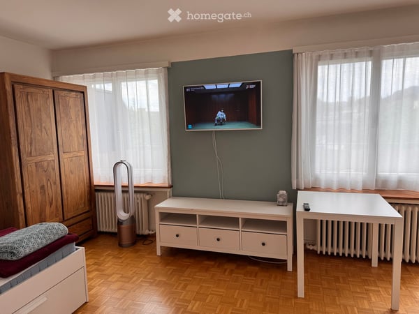 Charmantes 2.5-Zimmer-Apartment im 5. OG mit Balkon und Weitsicht –l 8