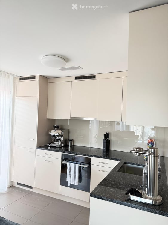 Moderne 3.5-Zimmer-Wohnung im 6. Obergeschoss in Regensdorf 3