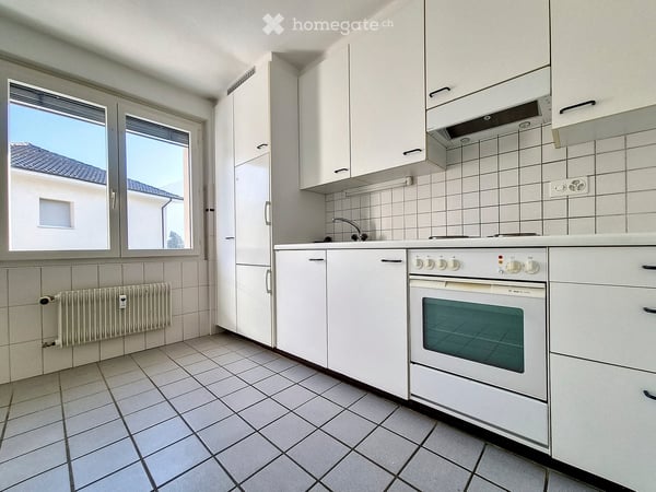 Appartement 3.5 pièces rénové avec balcon à Sierre 4