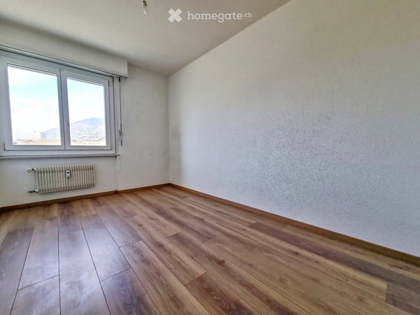 Appartement 3.5 pièces rénové avec balcon à Sierre 3