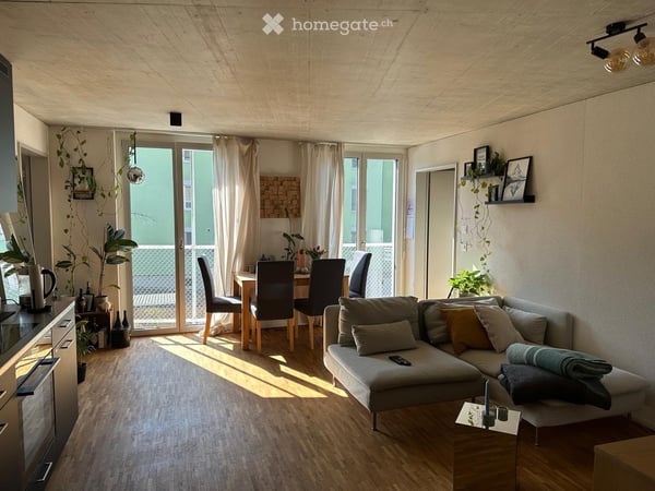 Moderne 3.5-Zimmer-Wohnung mit grossem Balkon 2