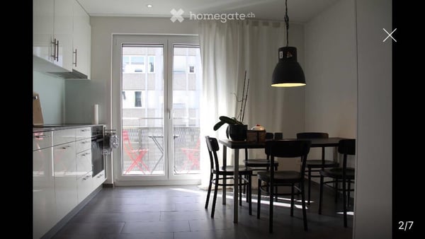 Sonnige 2.5-Zimmer-Wohnung mit Balkon im lebendigen Zürich 8004