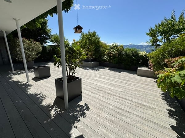 Exklusives 6.5-Zimmer-Einfamilienhaus mit Pool und Seesicht in Jona 30