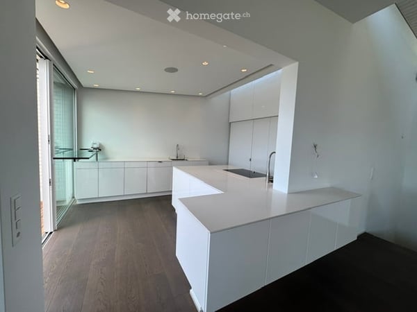 Exklusives 6.5-Zimmer-Einfamilienhaus mit Pool und Seesicht in Jona 21