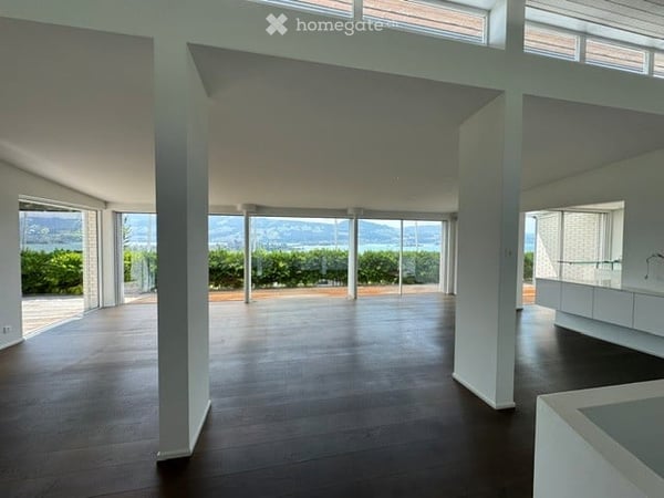 Exklusives 6.5-Zimmer-Einfamilienhaus mit Pool und Seesicht in Jona 9