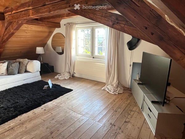Charmante 4.5-Zimmer-Maisonette-Wohnung in historischem Altbau – Zollikon 1