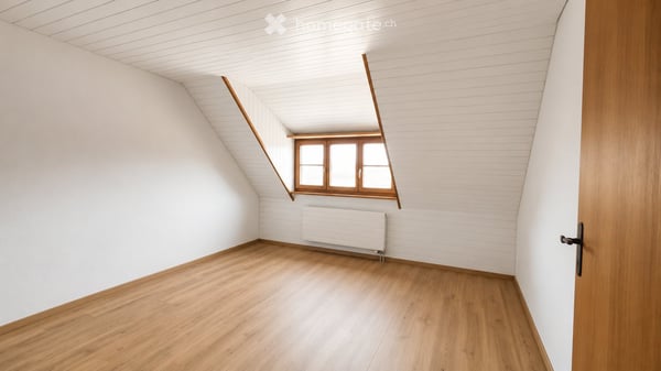Geräumige 6-Zimmer-Maisonette Wohnung mit Balkon 2