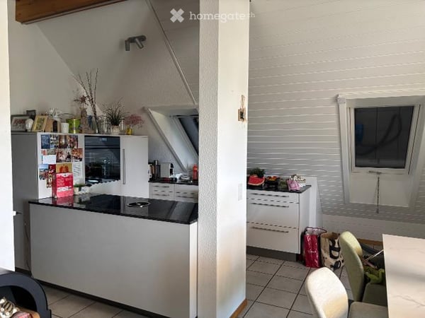 Charmante 3.5-Zimmer-Dachgeschosswohnung in Lieli LU 2