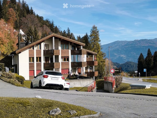 Möbliertes Studio (inkl. Garagenplatz) in Flims Dorf 1