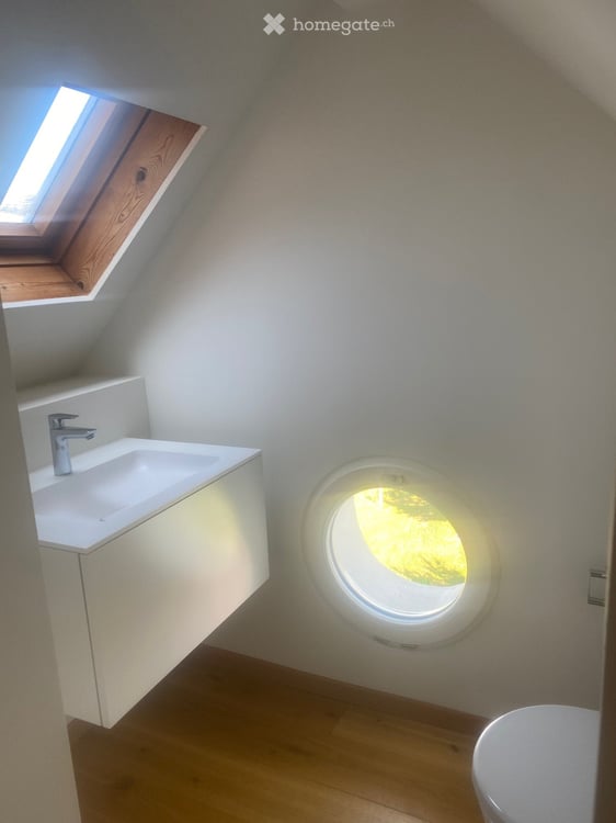 Charmante 3.5-Zimmer-Maisonette-Wohnung mit Stadtblick in Zürich-Höngg 9