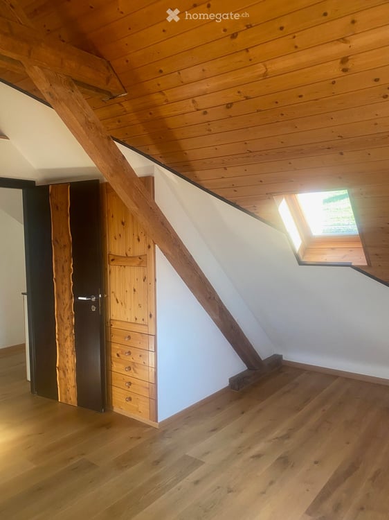 Charmante 3.5-Zimmer-Maisonette-Wohnung mit Stadtblick in Zürich-Höngg 11