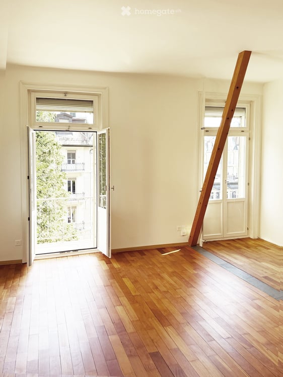 Stilvolle 1.5 -Zimmer - Altbauwohnung mit Charme an exklusiver Lage 2