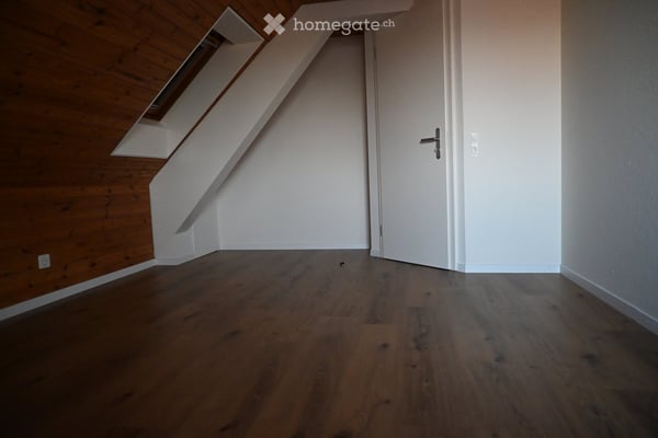 Geräumige 5.5-Zimmer-Wohnung mit Balkon in Dinhard 7