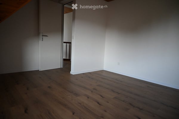 Geräumige 5.5-Zimmer-Wohnung mit Balkon in Dinhard 8