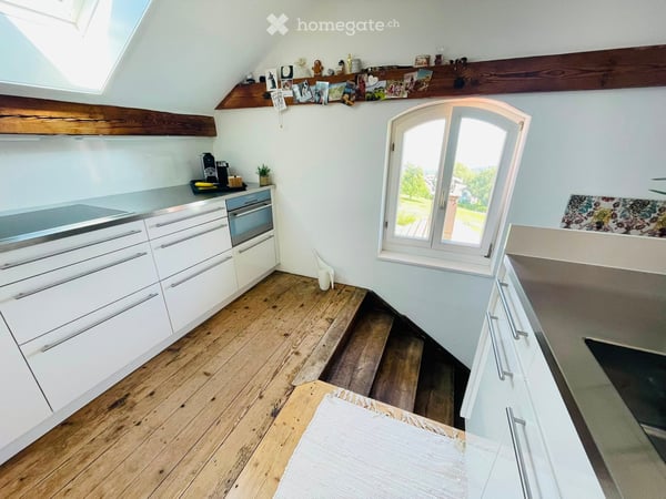 Charmante 3.5-Zimmer-Dachwohnung im Altbau – Speicher AR 4