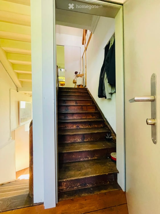 Charmante 3.5-Zimmer-Dachwohnung im Altbau – Speicher AR 2