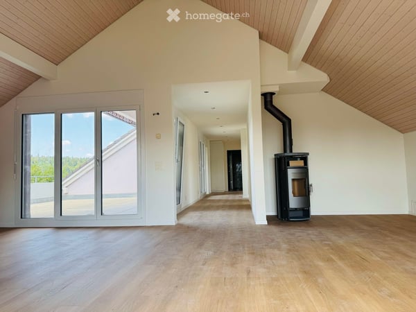 Exklusive  4½-Zimmer-Dachwohnung mit 125 m² Wohnfläche und 30 m² Sonnenterrasse an zentraler Lage
