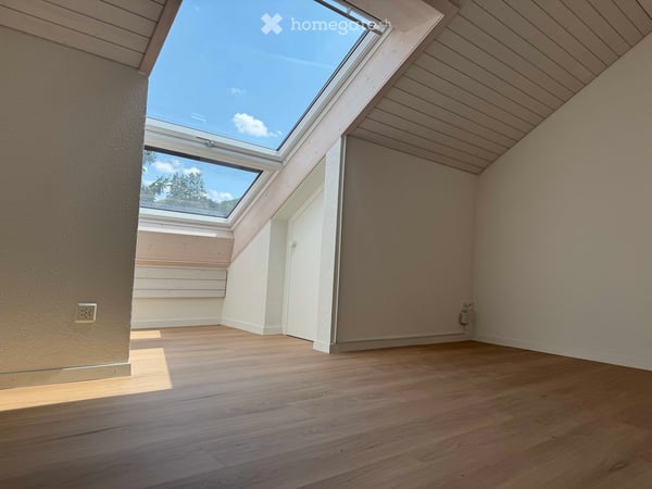 Exklusive  4½-Zimmer-Dachwohnung mit 125 m² Wohnfläche und 30 m² Sonnenterrasse an zentraler Lage 8