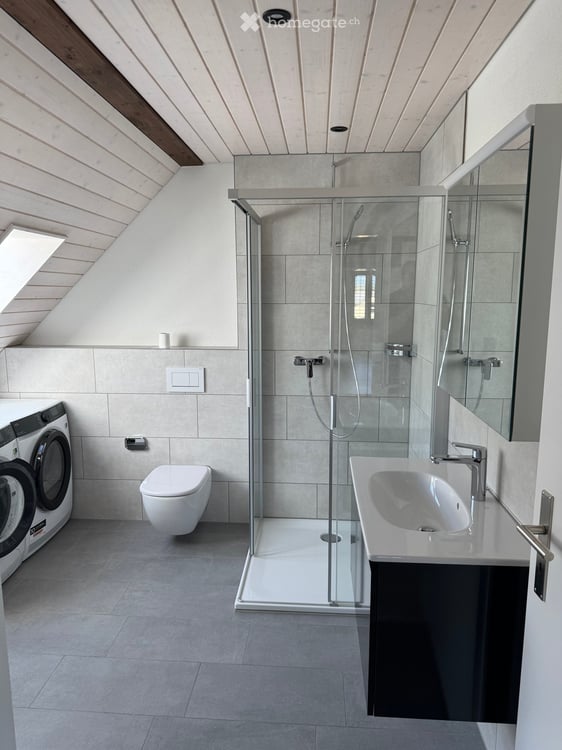 Charmante 2.5-Zimmer-Dachwohnung in Mägenwil 4