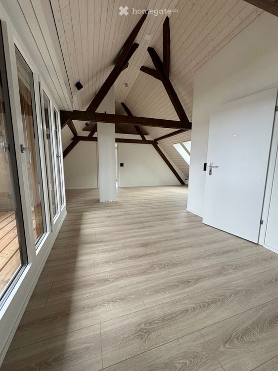 Charmante 2.5-Zimmer-Dachwohnung in Mägenwil 2