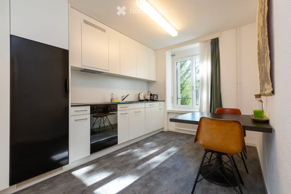 Frisch sanierte 3-Zimmer-Wohnung im Kreis 4 – Bahnhof Wiedikon in 2 Gehminuten 2