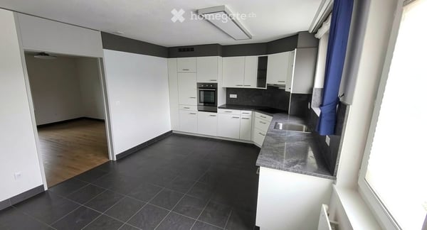 Charmante 4.5-Zimmer-Wohnung mit Balkon und schöner Aussicht in Beringen 4