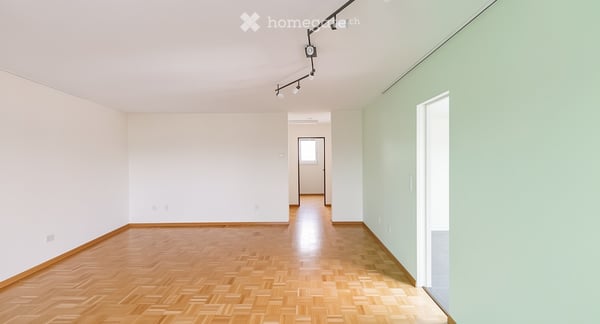 Charmante 4.5-Zimmer-Wohnung mit Balkon und schöner Aussicht in Beringen 3