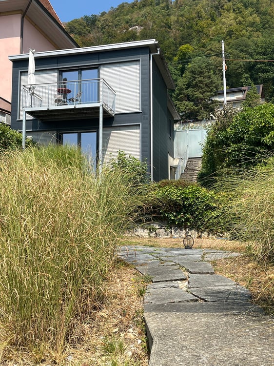 Modernes 3.5-Zimmer-Einfamilienhaus mit Seeanstoss in Biel – ab Oktober 2026 2