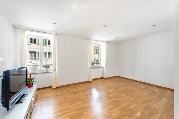 Gepflegte 3.5-Zimmer- und 4.5-Zimmer-Maisonettewohnung an zentraler Lage in Glarus 9