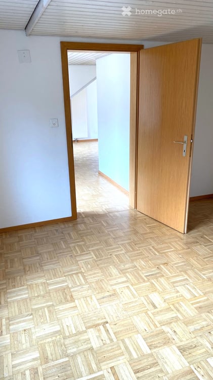 Charmante 2.5-Zimmer-Dachwohnung mit Stadtblick in St. Gallen 9