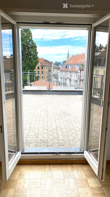 Charmante 2.5-Zimmer-Dachwohnung mit Stadtblick in St. Gallen 4