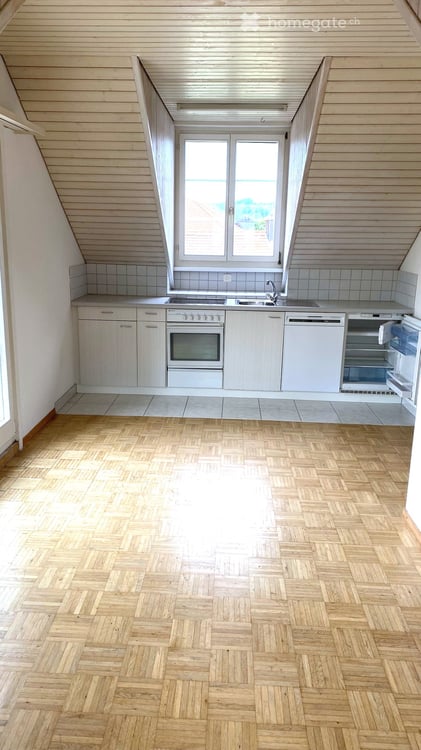 Charmante 2.5-Zimmer-Dachwohnung mit Stadtblick in St. Gallen 3
