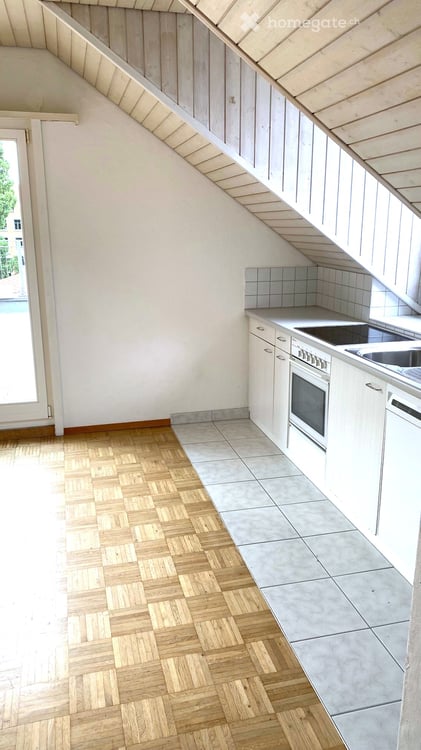 Charmante 2.5-Zimmer-Dachwohnung mit Stadtblick in St. Gallen 10